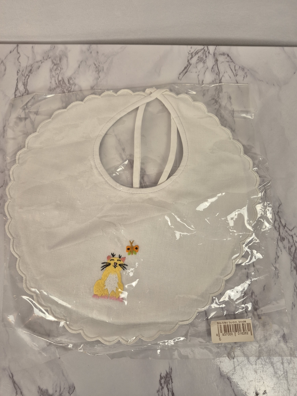 White Scalloped Baby Bib with Embroidered Kitten and Butterfly NEW